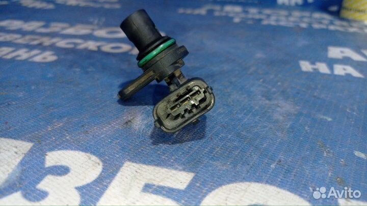 Датчик положения распредвала Opel Astra H седан