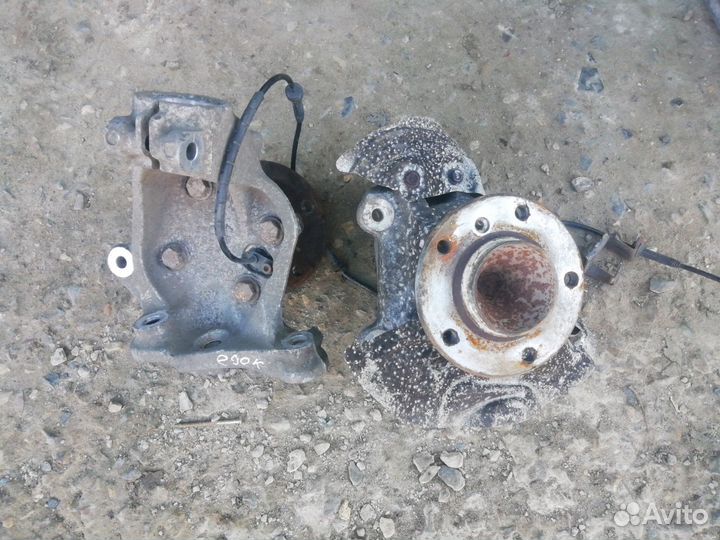 Кулак поворотный бмв BMW e90