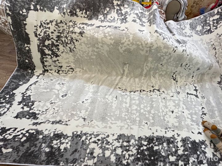 Ковер 2 на 3 новый