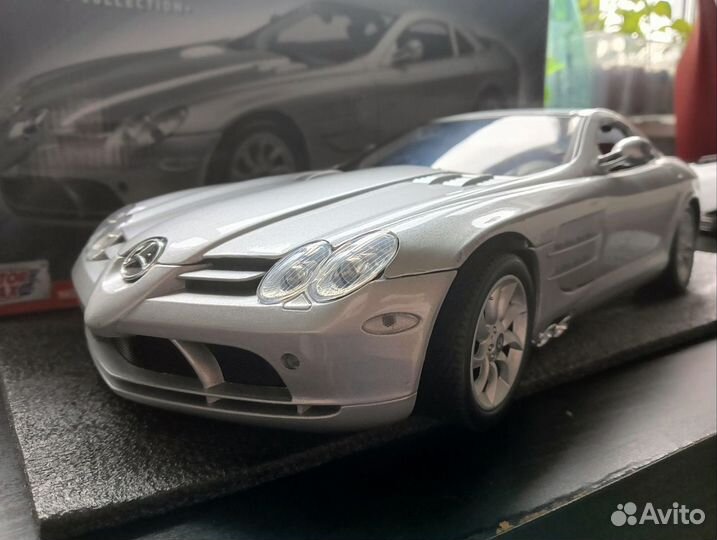 Mercedes-Benz SLR McLaren (2003) 1:12 Motormax