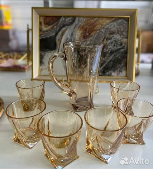 Графин со стаканами