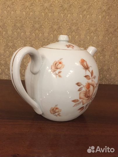 Большой фарфоровый чайник,Богемия