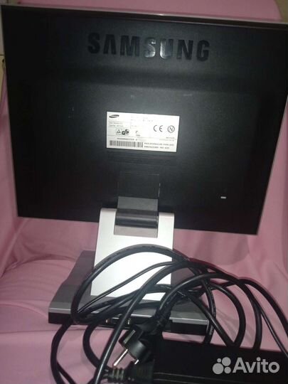 Монитор Samsung