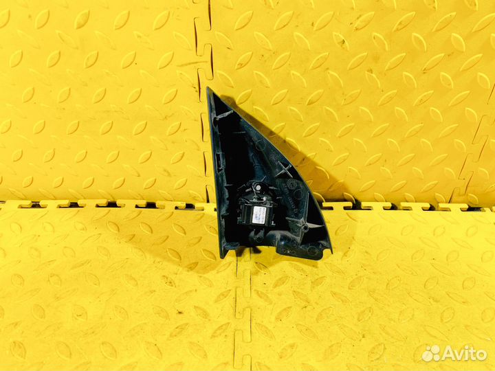 Уголок зеркала прав. Toyota Avensis 2 T250 02-10