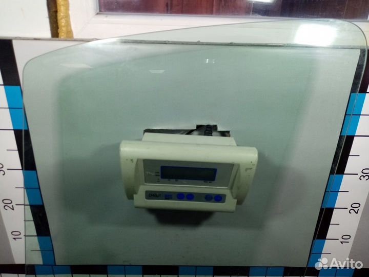 Б/У Стекло двери передней левой#002