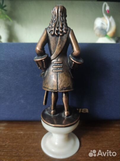 Фарфоровые статуэтки