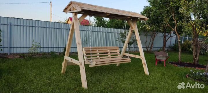 Садовые качели из дерева