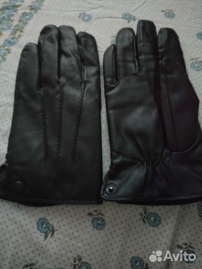 Перчатки новые остались побольше которые