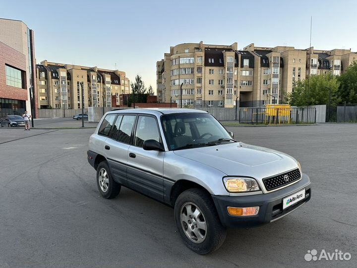 Toyota RAV4 2.0 AT, 1998, 326 000 км