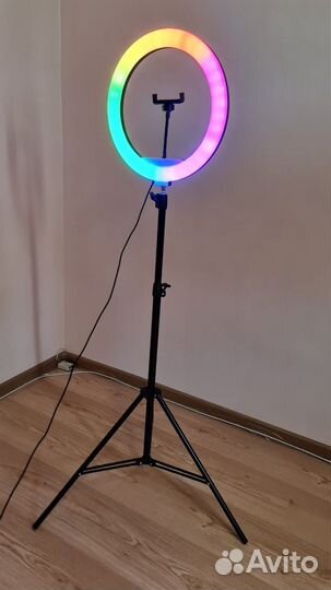Кольцевая лампа со штативом