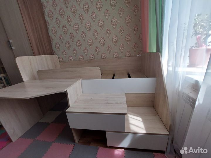 Детская кровать чердак и стол