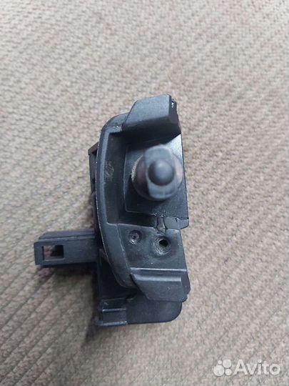 Активатор лючка бензобака Шкода Октавия 3