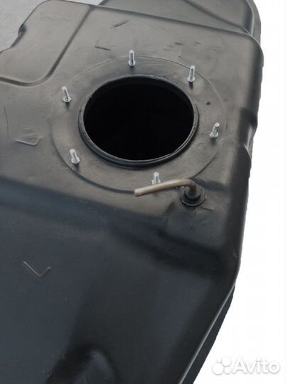 Топливный бак Mitsubishi Pajero Sport 2 /3 KH2 бен