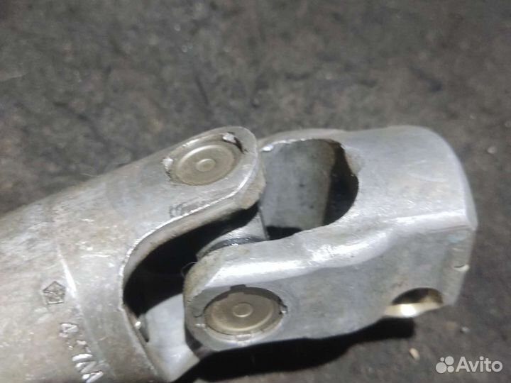 Рулевой карданчик Dodge Caravan 4