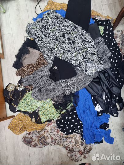 Разгружаю гардероб 42/44/46