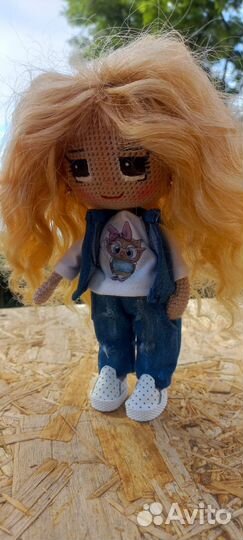 Вязаная кукла ручной работы