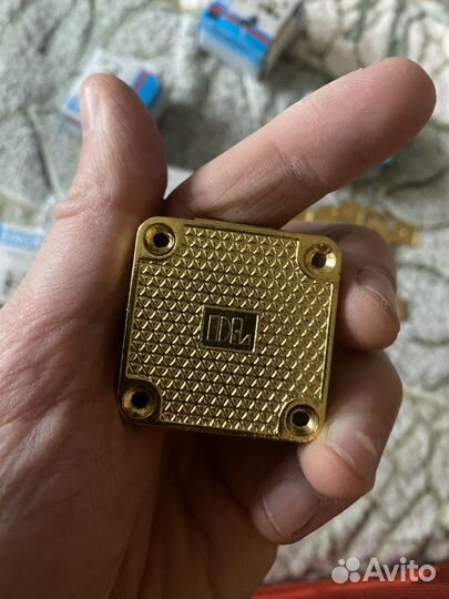 Замок дверной