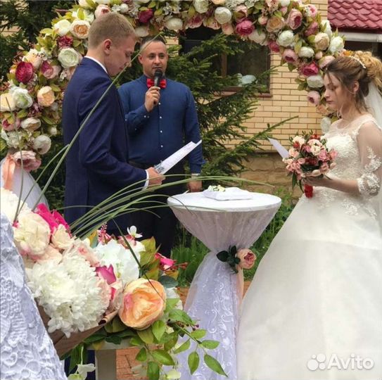 Ведущий DJ Живая музыка