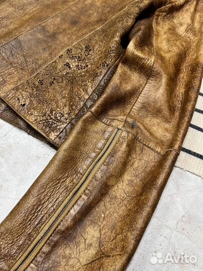 Кожаная куртка в ковбойском стиле