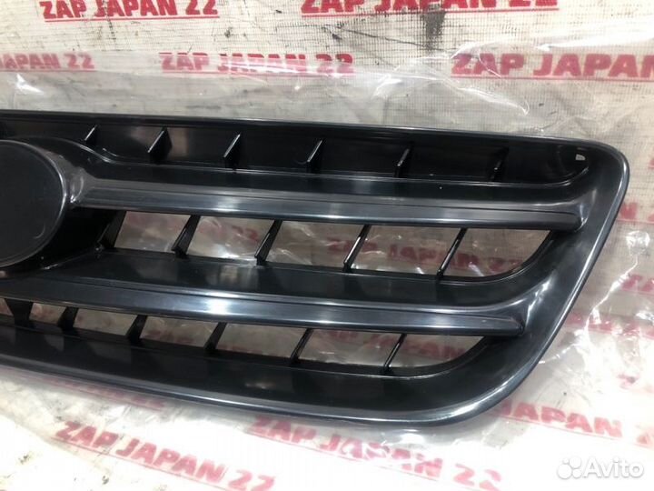 Решетка радиатора Toyota Ipsum 98-01