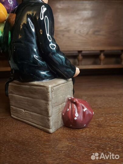 Дедушка продавец шаров, Royal Doulton, Англия