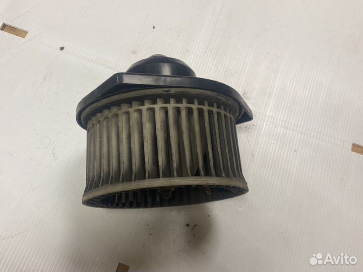 Моторчик печки Nissan Almera N15