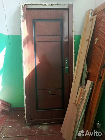 Дверь входная металлическая