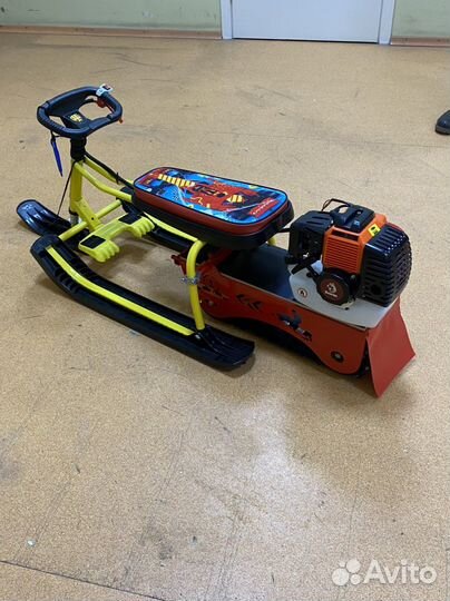 Снегокат с мотором/мини снегоход