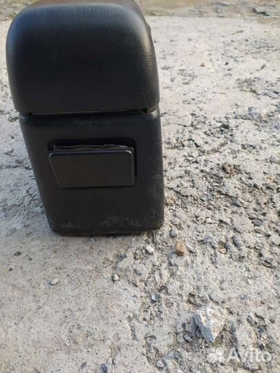 Бардачок toyota avensis