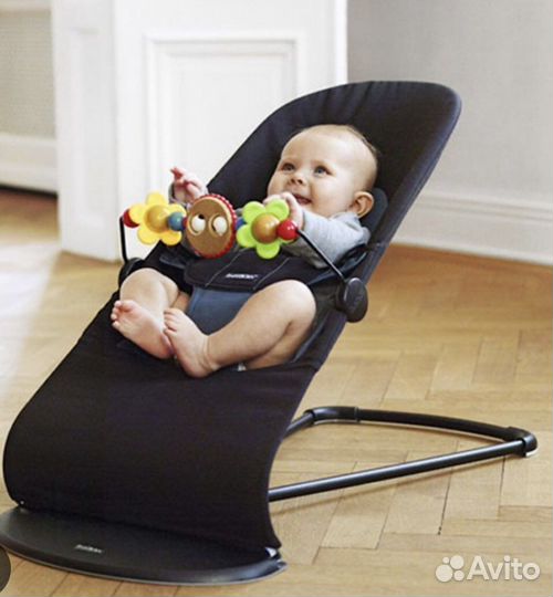 Шезлонг BabyBjorn оригинал с деревянной игрушкой
