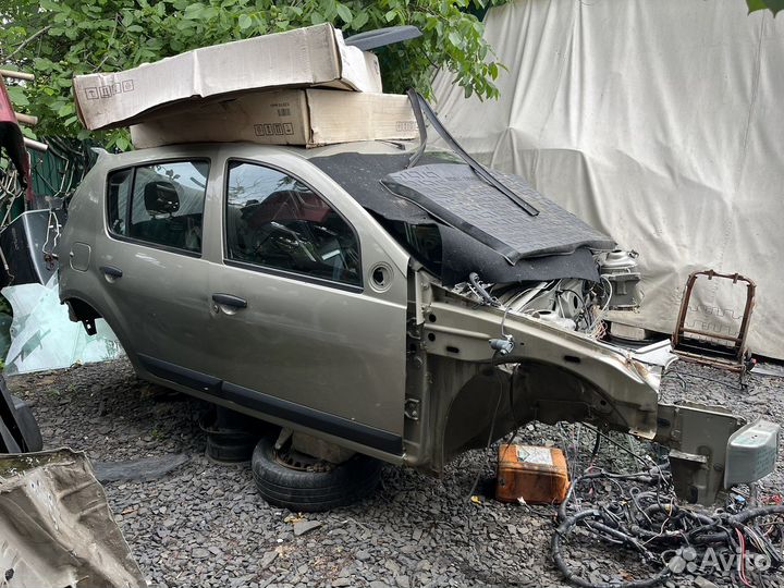 Renault Sandero в разборе