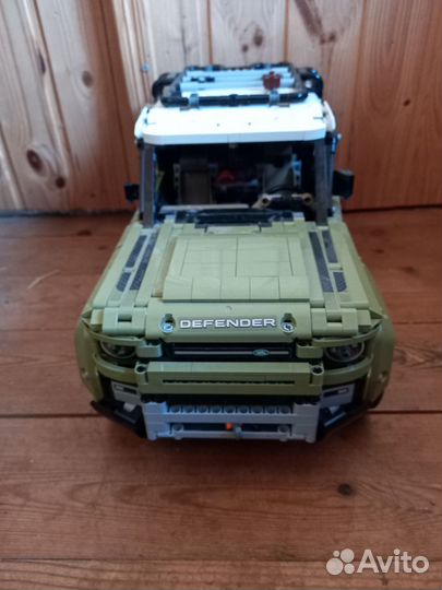 Lego Technic 42110 Land Rover Defender