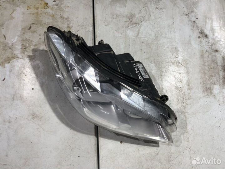 Фара правая Peugeot 301