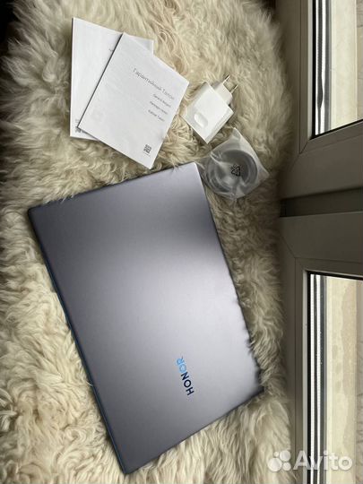 Продаю новый ноутбук