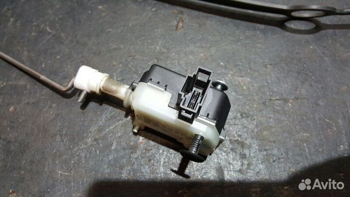 Активатор лючка бензобака Porsche Cayenne 957 GTS