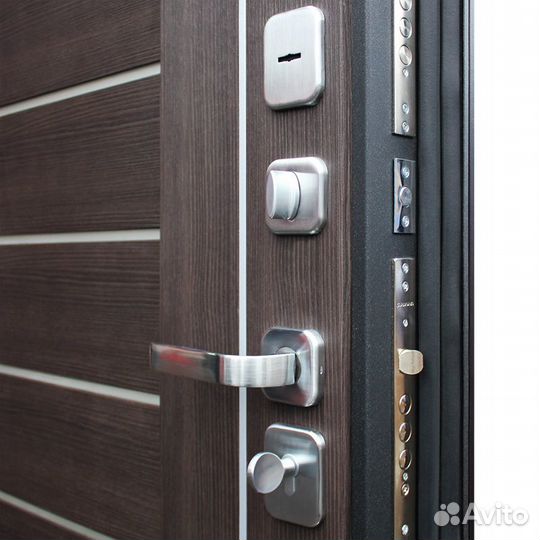 Входная дверь 