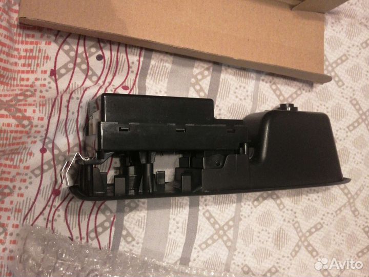 Кнопка стеклоподъемника isuzu Forward Giga