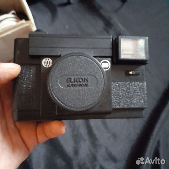 Плёночный фотоаппарат со вспышкой Эликон