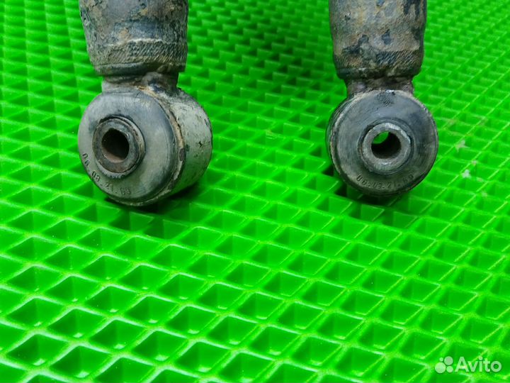 Задние стойки Mitsubishi carisma