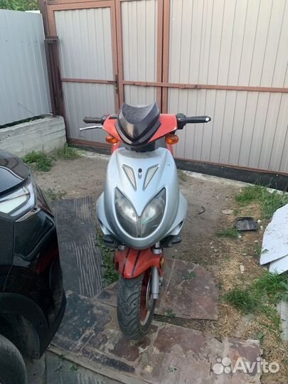 Мопед скутер
