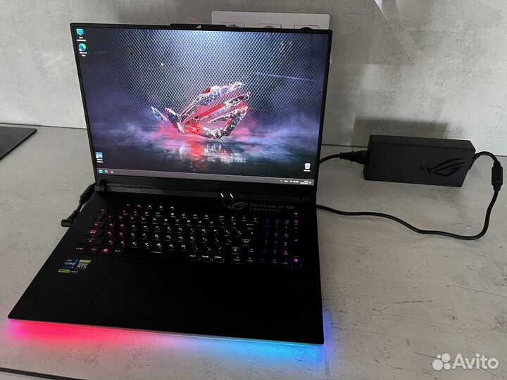 Игровой ноутбук Asus ROG Strix G18