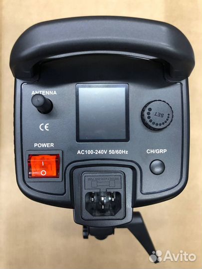 Осветитель светодиодный студийный Godox SL-150Y