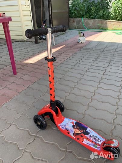 Самокат детский трехколесный новый