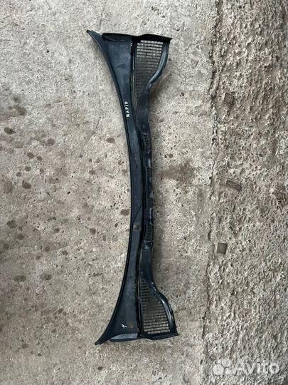 Решетка жабо Skoda Rapid лифтбек 1.6 2015