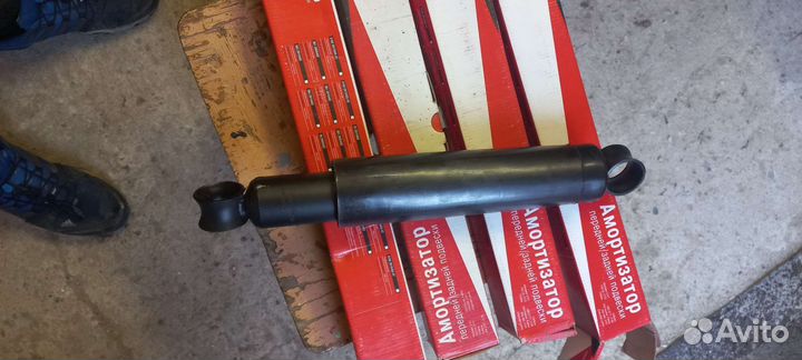Амортизаторы на УАЗ новые 8шт