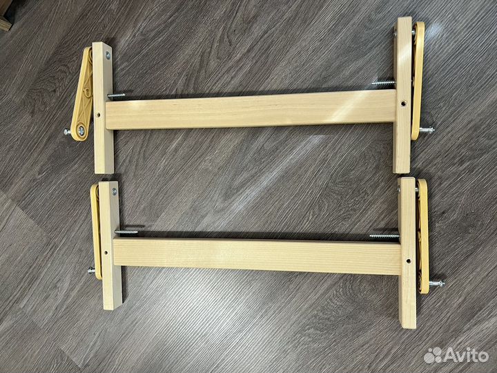 Детская кроватка с маятником