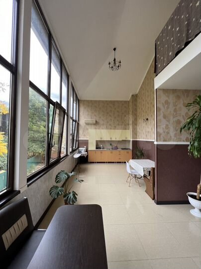 Комната 25 м² в > 9-к., 2/4 эт.