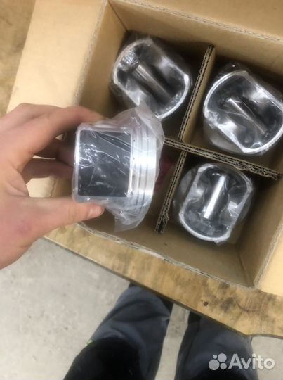 Комплект новых поршней+кольца +0.50 для двс 1AZ-FE