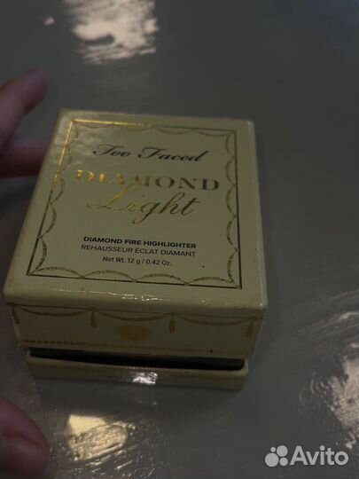 Too faced хайлайтер