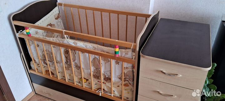 Детская кроватка матрас + стульчик в подарок